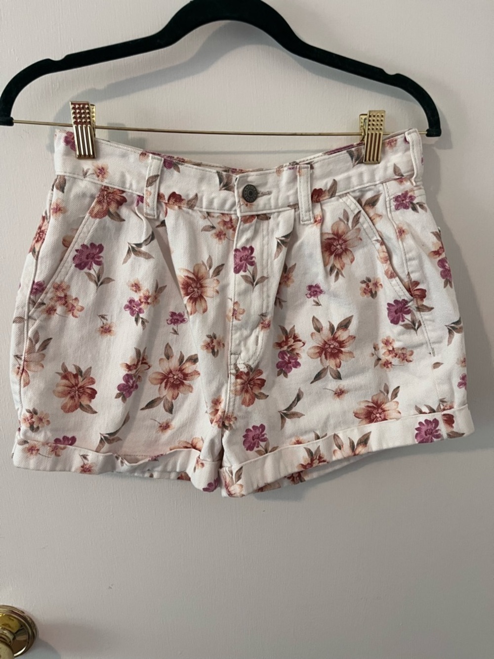 American Eagle Floral Print Mom Short Denim Jean 3”Size 6 White Pink